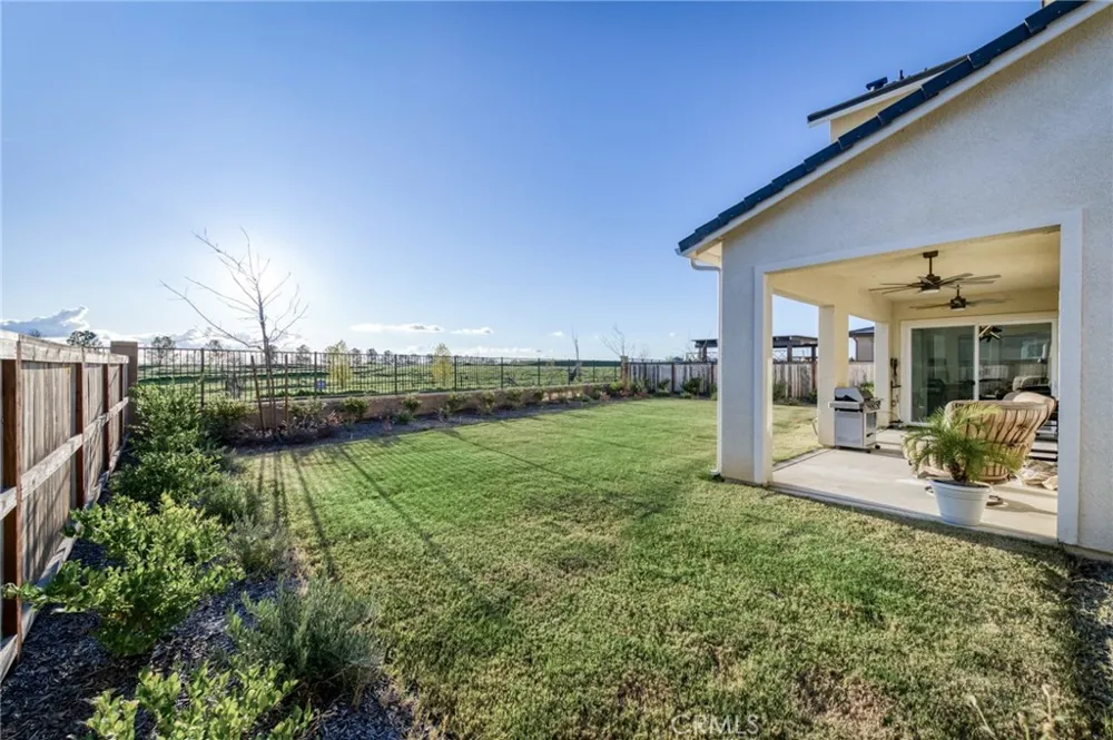 1042 Beaver Pond Madera, CA 93636