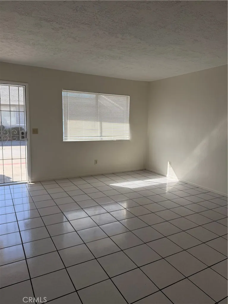 16230 Sequoia Street Hesperia, CA 82345