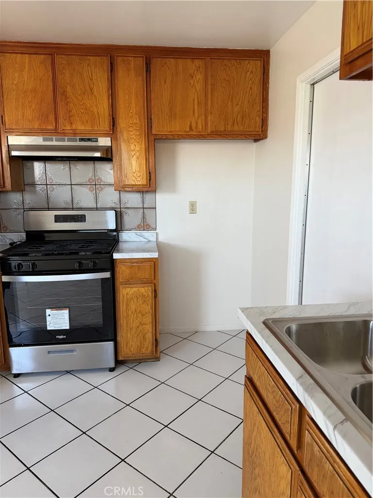 16230 Sequoia Street Hesperia, CA 82345