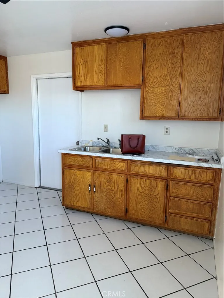 16230 Sequoia Street Hesperia, CA 82345
