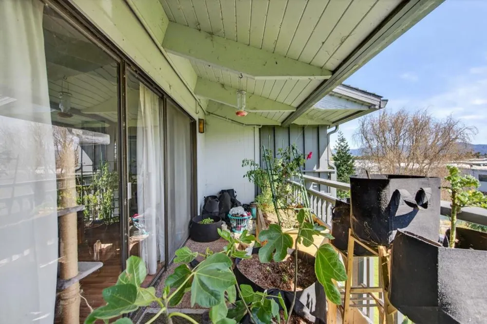 158 Kern Street #10 Salinas, CA 93905