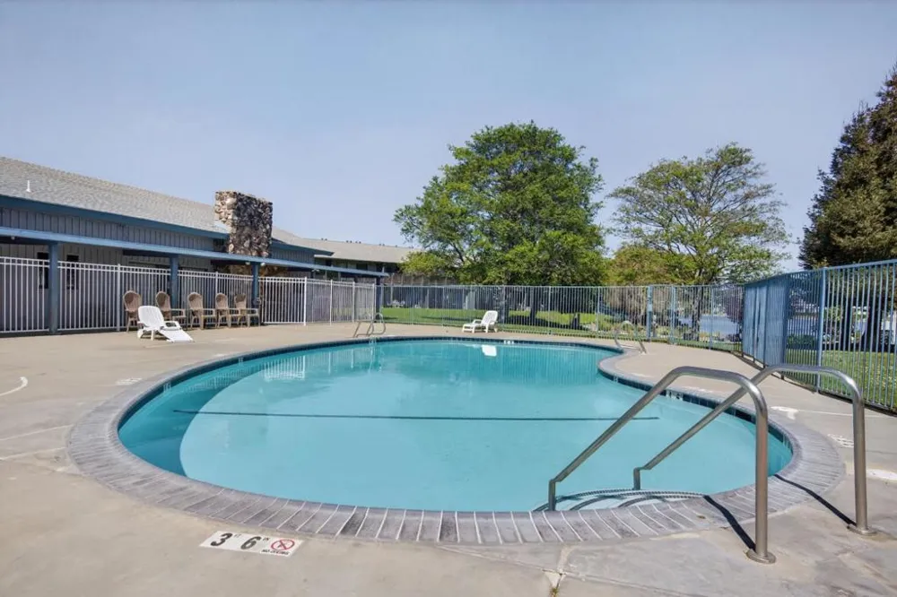 158 Kern Street #10 Salinas, CA 93905