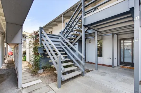 158 Kern Street #10