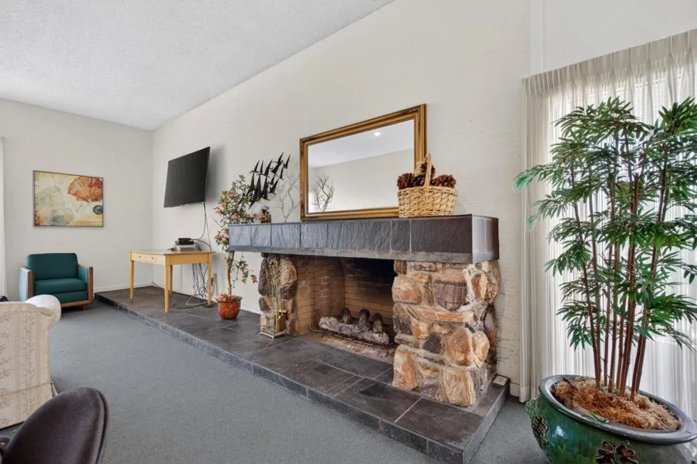 158 Kern Street #10 Salinas, CA 93905