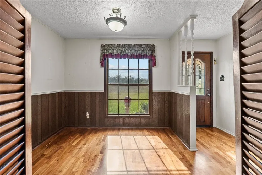 8960 County Road 505 Brazoria, TX 77422