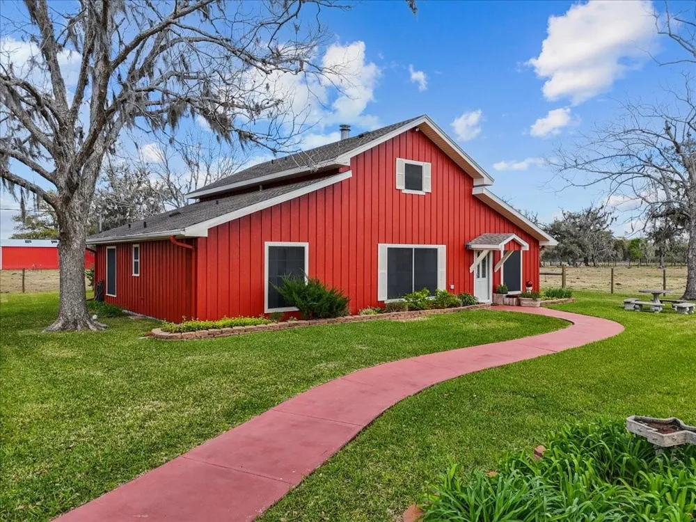 8960 County Road 505 Brazoria, TX 77422