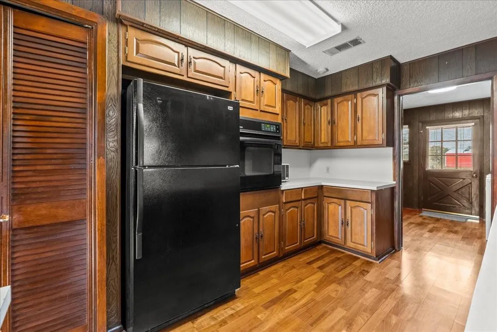 8960 County Road 505 Brazoria, TX 77422