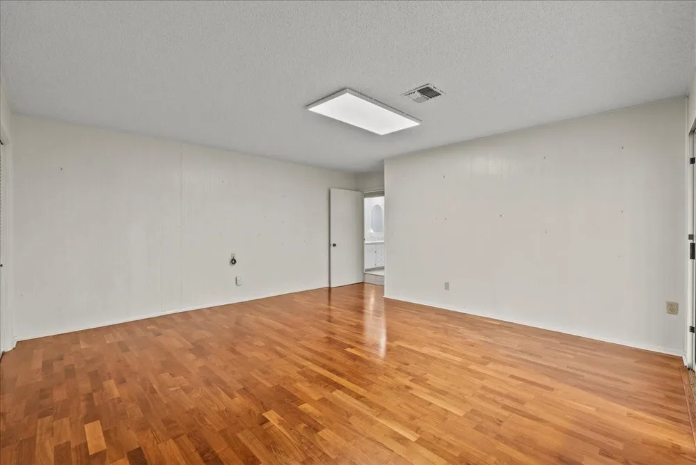 8960 County Road 505 Brazoria, TX 77422