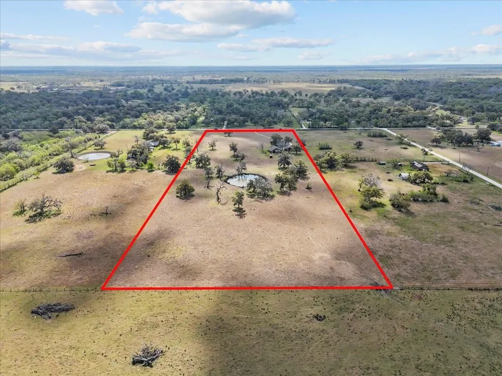 8960 County Road 505 Brazoria, TX 77422