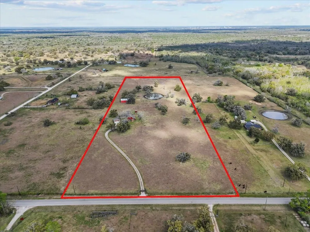 8960 County Road 505 Brazoria, TX 77422