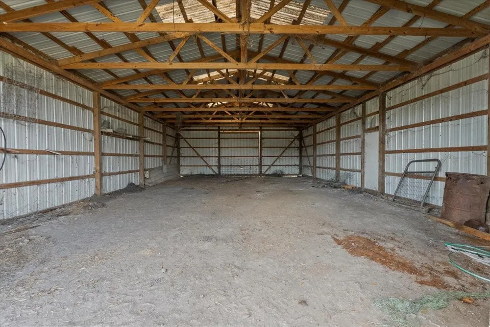8960 County Road 505 Brazoria, TX 77422