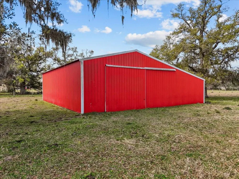 8960 County Road 505 Brazoria, TX 77422
