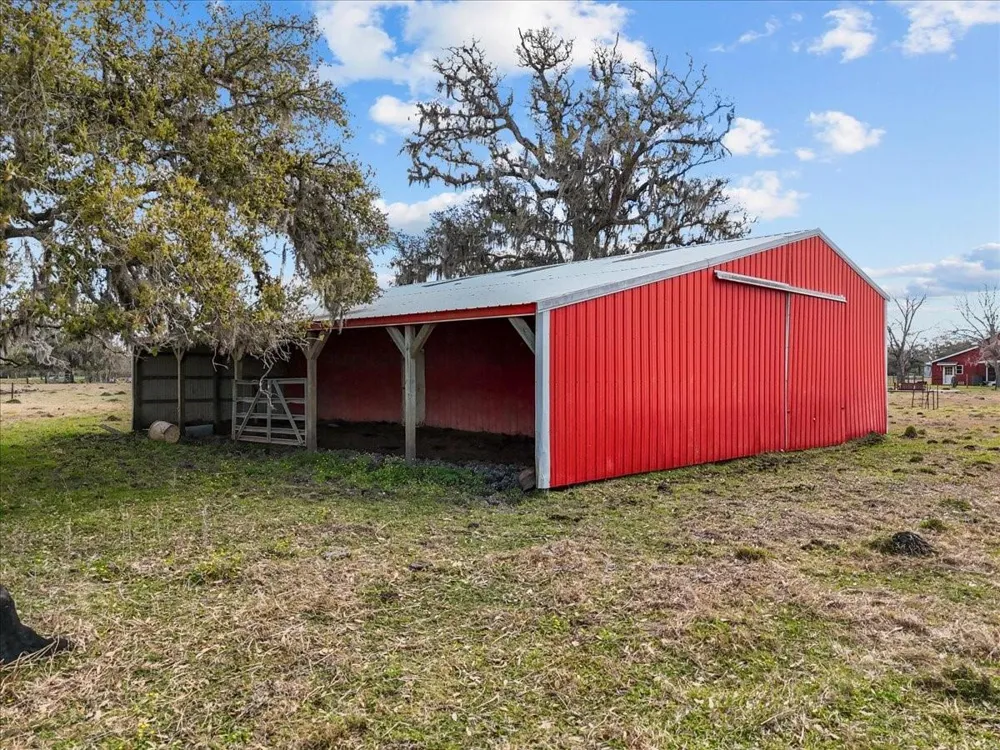 8960 County Road 505 Brazoria, TX 77422