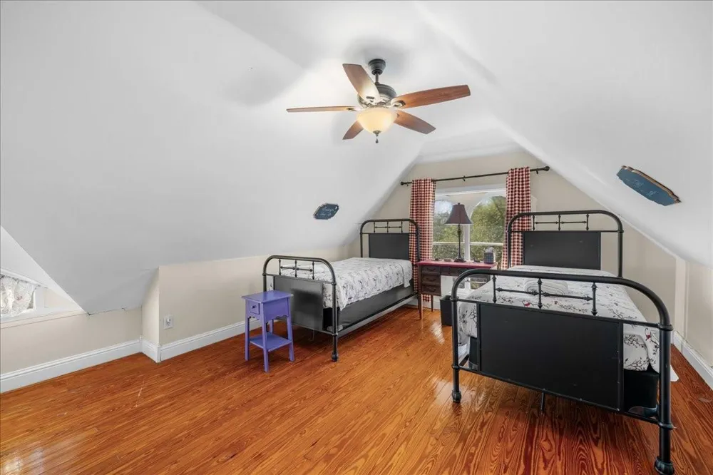 501 W Moore Moulton, TX 77975