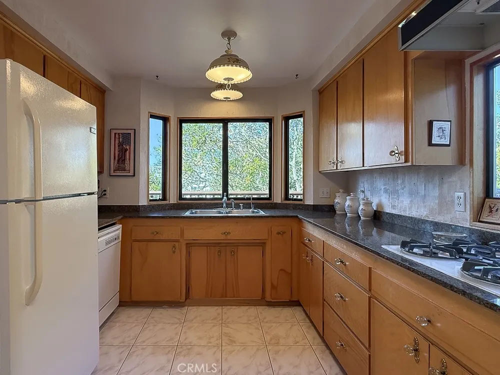 1570 Richard Cambria, CA 93428