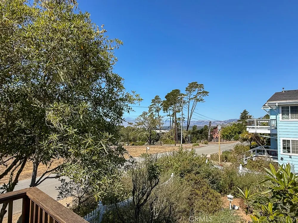 1570 Richard Cambria, CA 93428