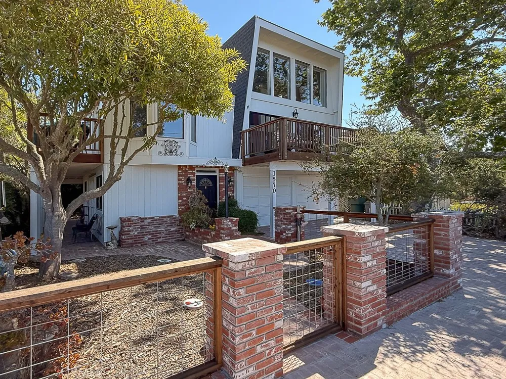 1570 Richard Cambria, CA 93428