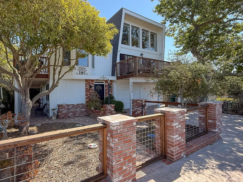 1570 Richard Cambria, CA 93428