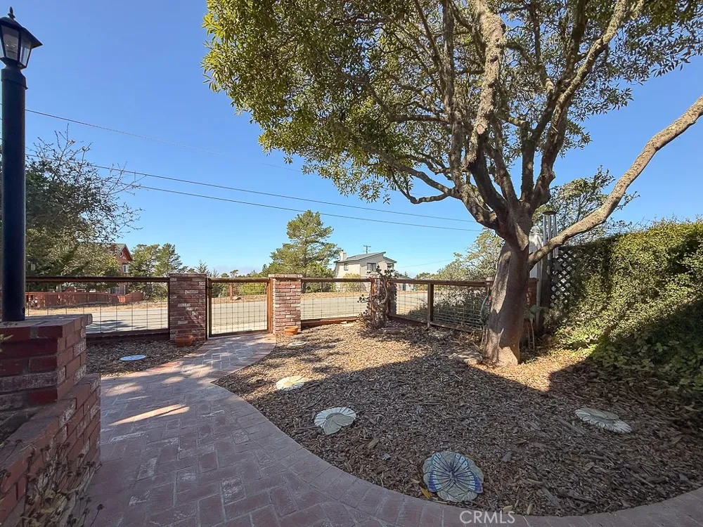 1570 Richard Cambria, CA 93428