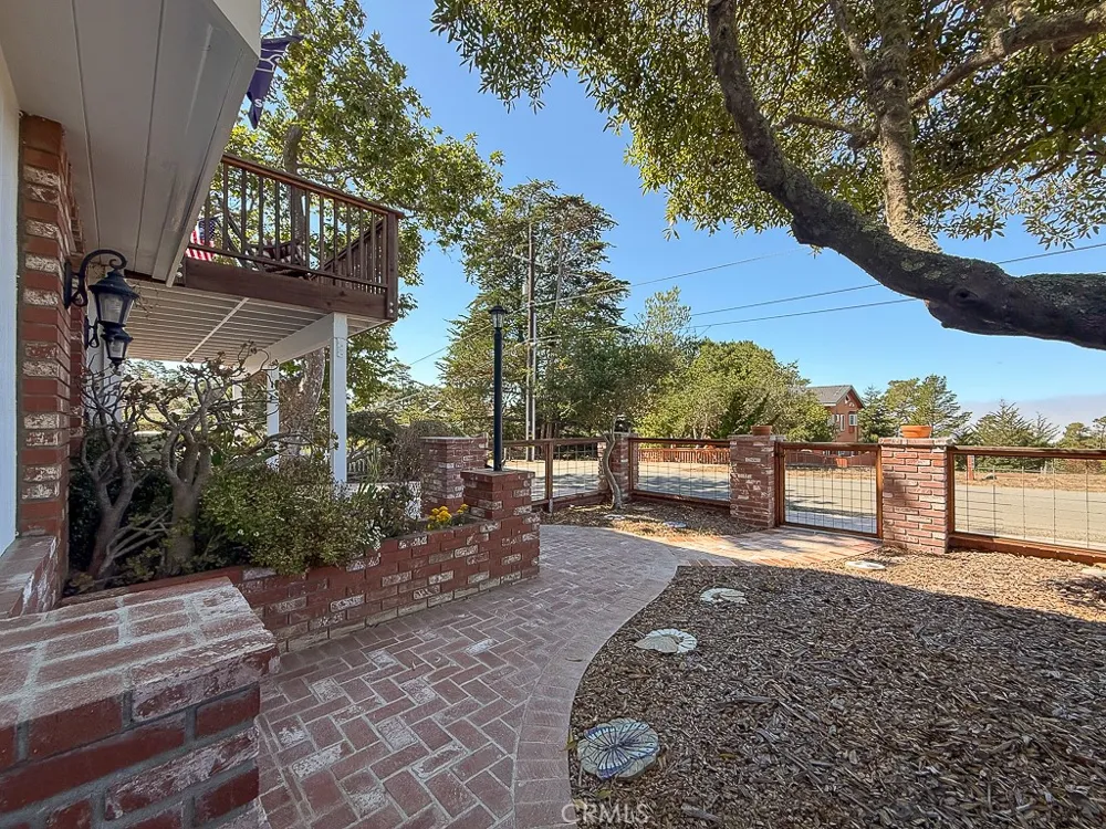 1570 Richard Cambria, CA 93428