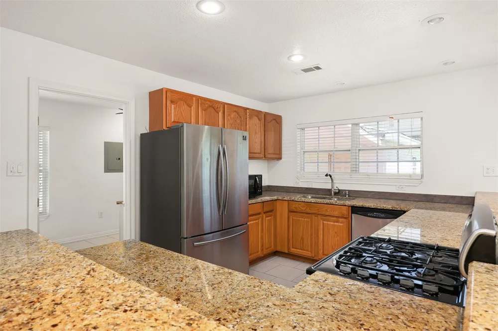2206 Wimcrest Street Galveston, TX 77551