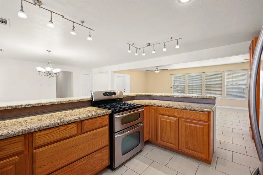2206 Wimcrest Street Galveston, TX 77551