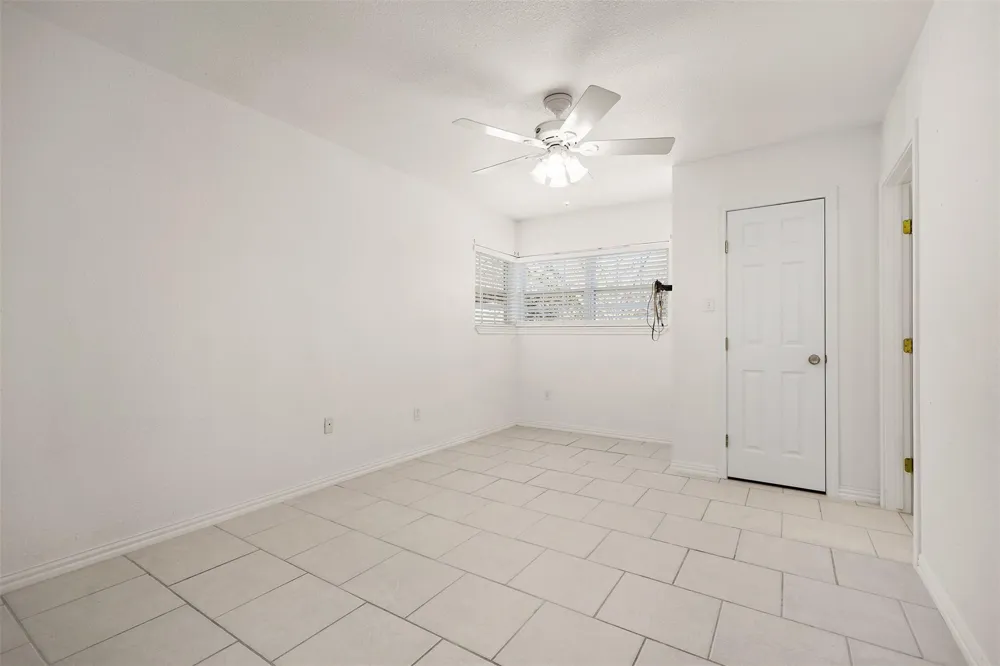 2206 Wimcrest Street Galveston, TX 77551