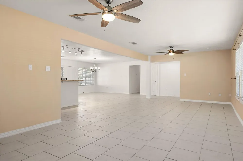 2206 Wimcrest Street Galveston, TX 77551