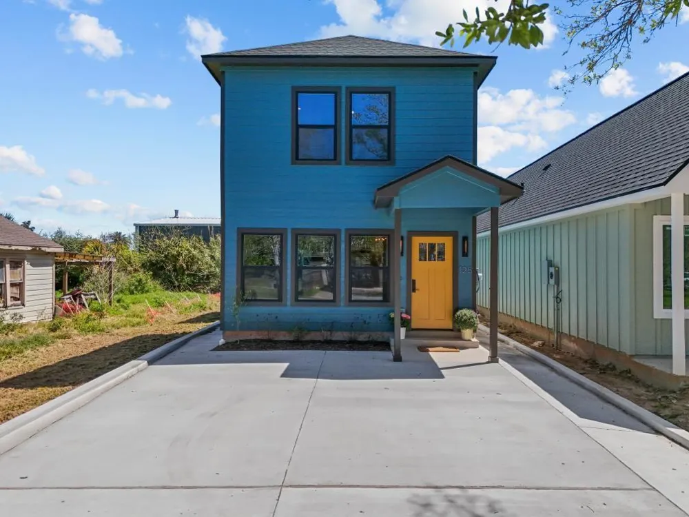 125 4th Street San Leon, TX 77539