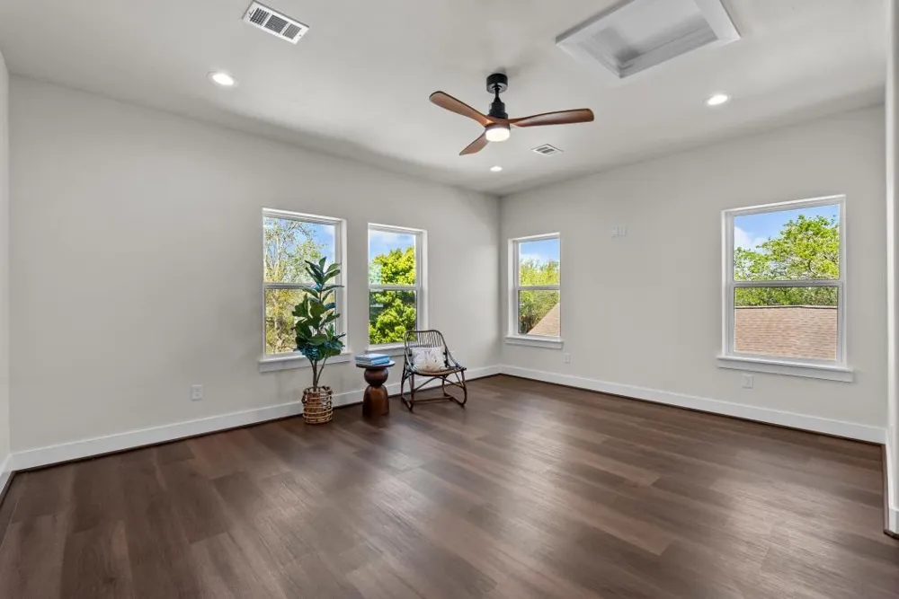 125 4th Street San Leon, TX 77539