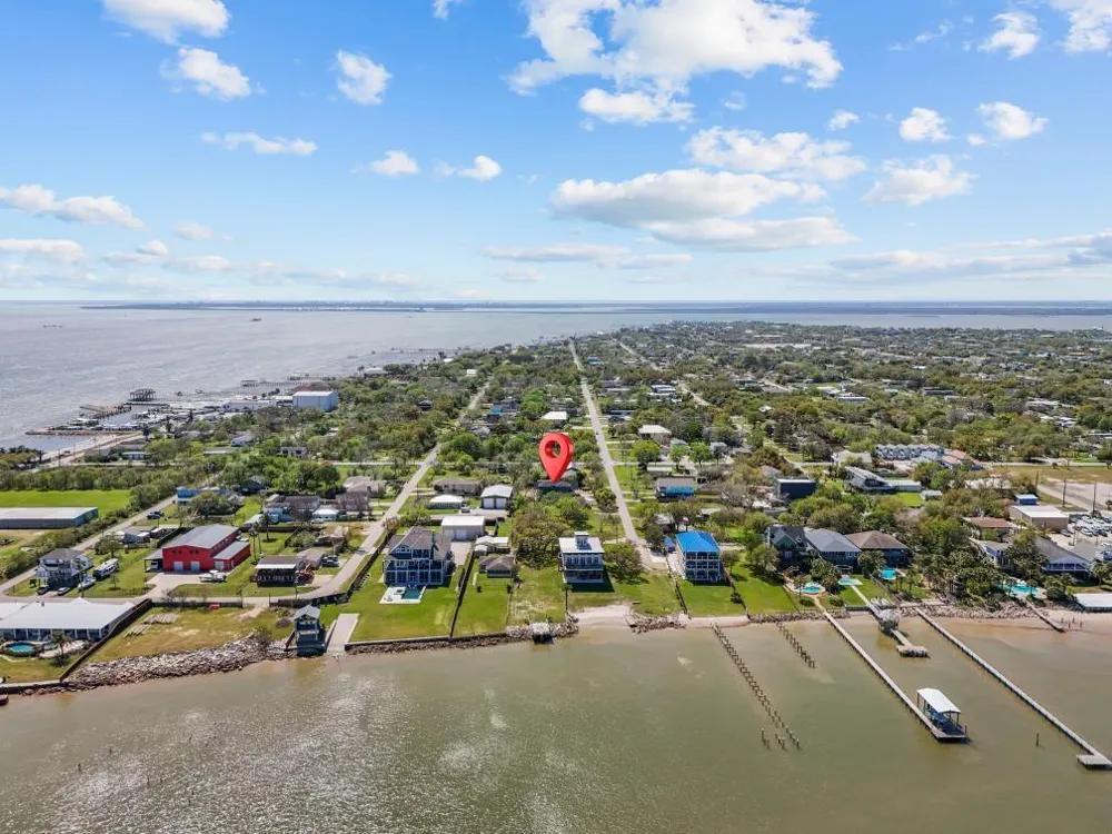 125 4th Street San Leon, TX 77539