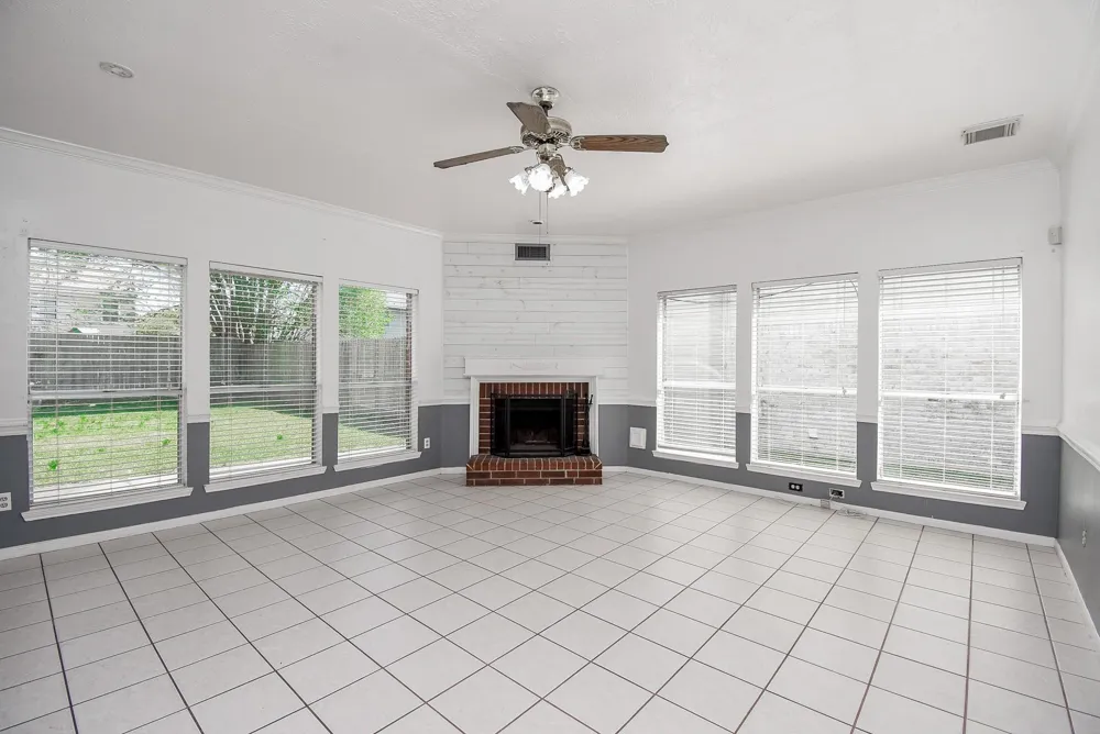 4311 Glen Avon Drive Pasadena, TX 77505