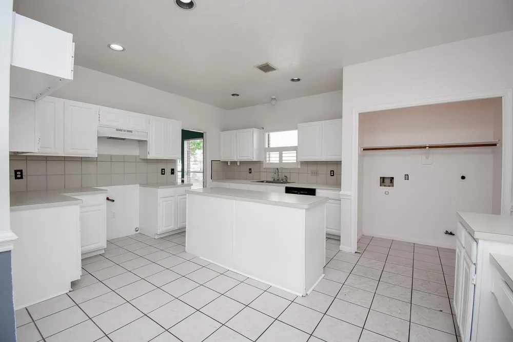 4311 Glen Avon Drive Pasadena, TX 77505