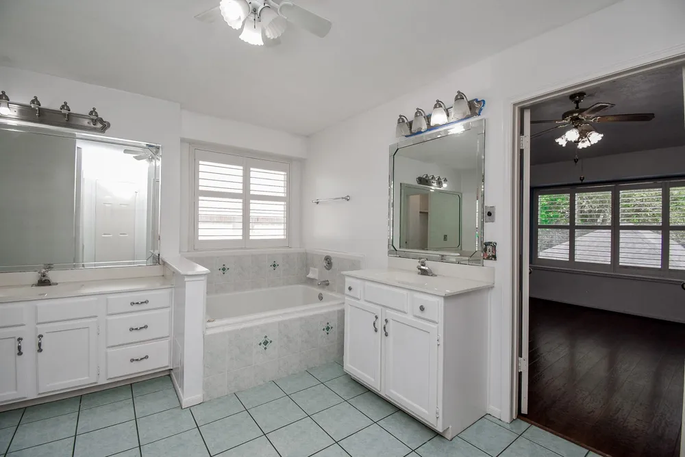 4311 Glen Avon Drive Pasadena, TX 77505