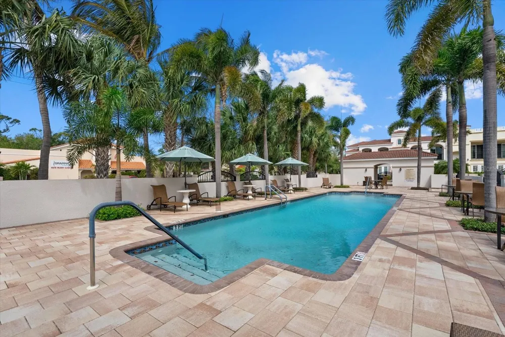 429 NOKOMIS AVENUE S Venice, FL 34285