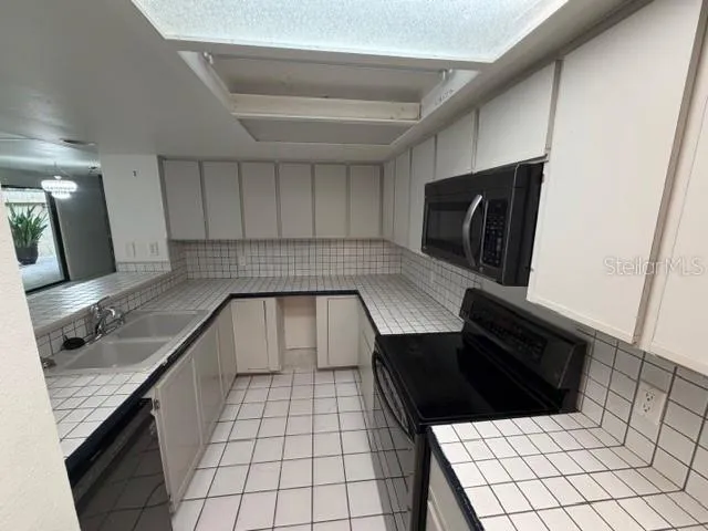 28 CASARENA COURT Winter Haven, FL 33881