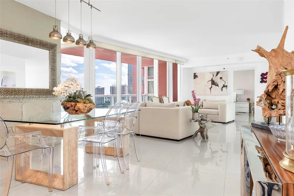 3370 HIDDEN BAY DR #2210 Aventura, FL 33180
