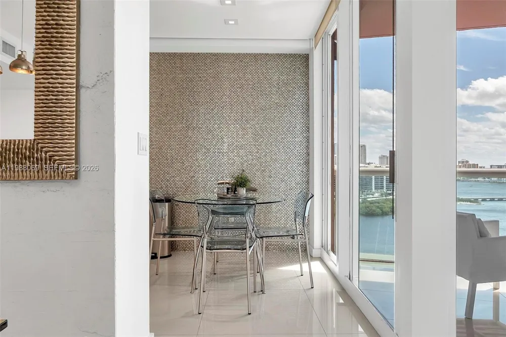 3370 HIDDEN BAY DR #2210 Aventura, FL 33180