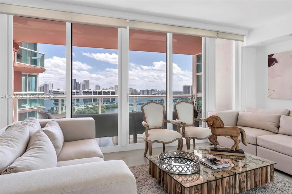 3370 HIDDEN BAY DR #2210 Aventura, FL 33180