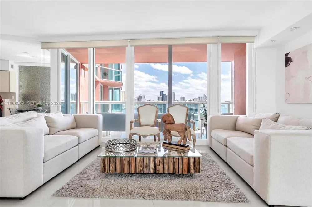 3370 HIDDEN BAY DR #2210 Aventura, FL 33180