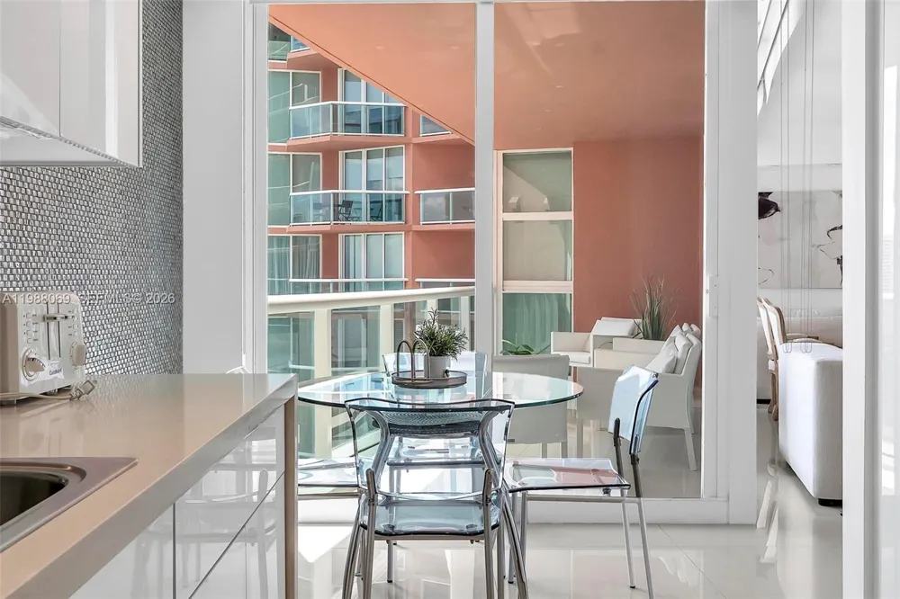 3370 HIDDEN BAY DR #2210 Aventura, FL 33180