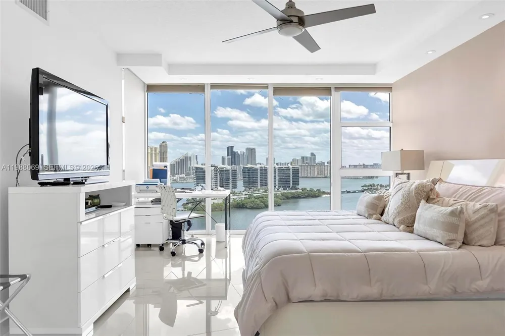 3370 HIDDEN BAY DR #2210 Aventura, FL 33180