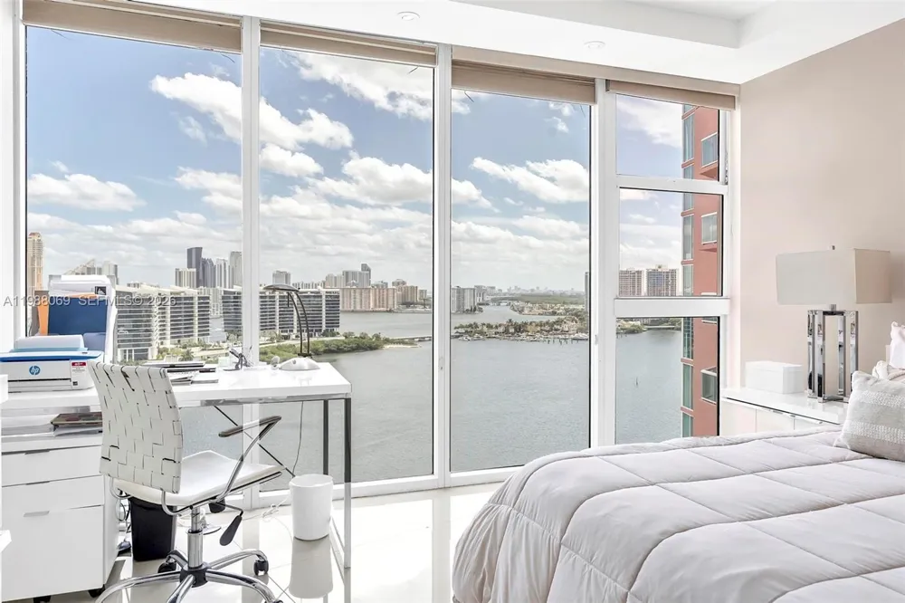 3370 HIDDEN BAY DR #2210 Aventura, FL 33180