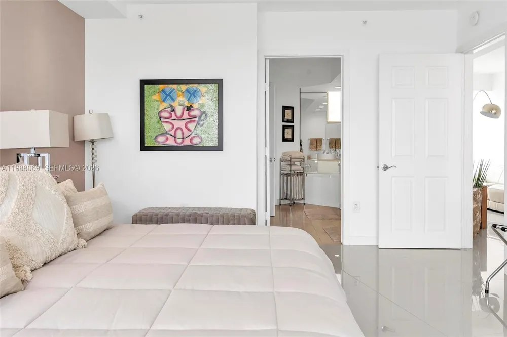 3370 HIDDEN BAY DR #2210 Aventura, FL 33180