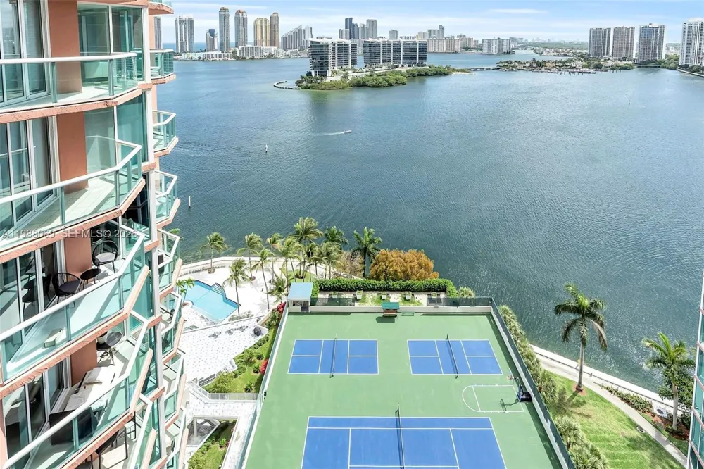 3370 HIDDEN BAY DR #2210 Aventura, FL 33180