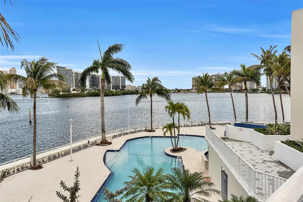 3370 HIDDEN BAY DR #2210 Aventura, FL 33180