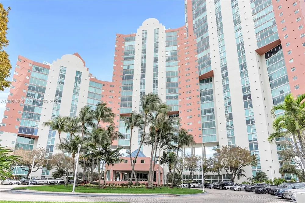 3370 HIDDEN BAY DR #2210 Aventura, FL 33180