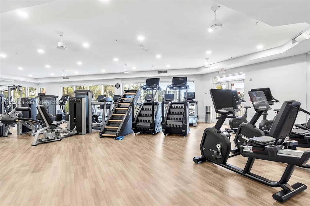 3370 HIDDEN BAY DR #2210 Aventura, FL 33180
