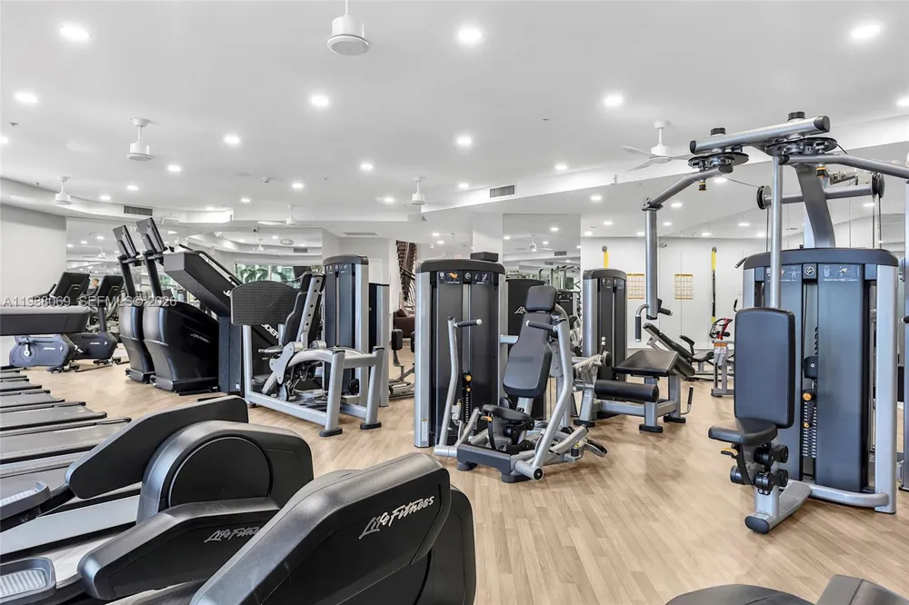 3370 HIDDEN BAY DR #2210 Aventura, FL 33180
