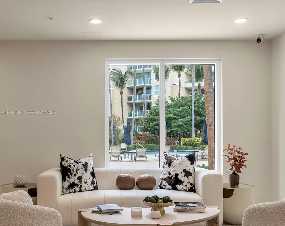 3370 HIDDEN BAY DR #2210 Aventura, FL 33180
